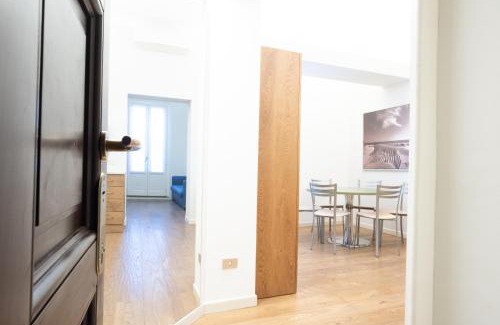 Porta Venezia Apartamento | Porta Venezia Elegant Penthouse with Terrace