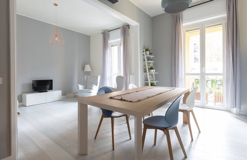 Porta Tenaglia Apartamento | Porta Volta Bright and Roomy Flat