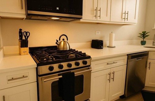 Chicago Apartamento | Portage Park 1BR Retreat