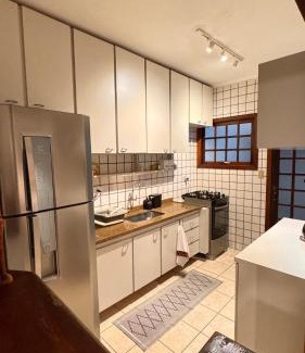 Portal da Olaria Apartamento | Portal da Praia - 3 dorm a 50m da praia