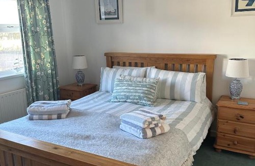 Bushmills Casa | Portballintrae 3 bedroom cosy coastal bungalow