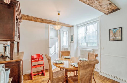 Ille-et-Vilaine Apartamento | Porte des Bés in the city center, beach 10 meters away!