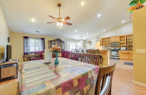 Porterville Casa | Porterville Getaway w/ Patio + Valley Views!