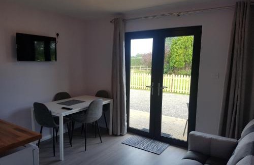 Lisnagunogue Chalet De Esquí | Portglenone Garden Rooms