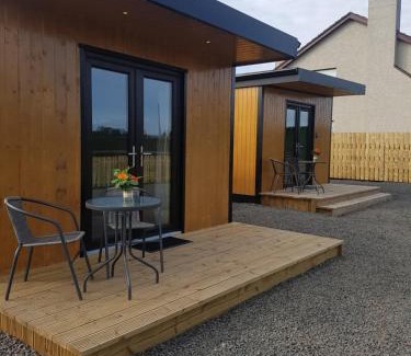 Lisnagunogue Chalet De Esquí | Portglenone Garden Rooms