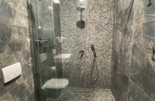 Berat Hotel | Portik Hotel