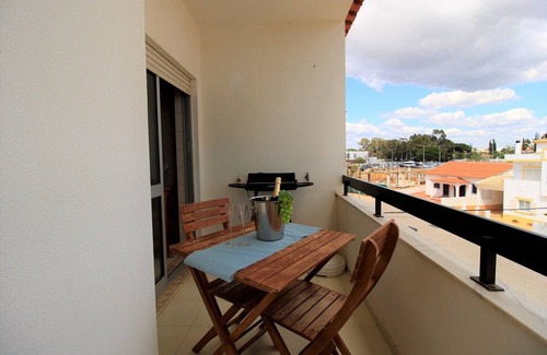 Portimao Apartamento | Portimão Classic With Pool by Homing