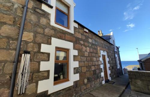 Buckie Casa | Portknockie 17 Harbour Place Refurbished for 2025 Season