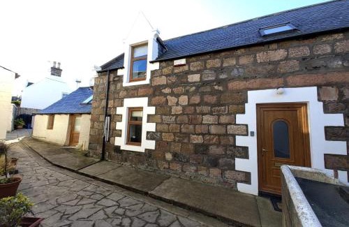 Buckie Casa | Portknockie 17 Harbour Place Refurbished for 2025 Season