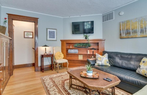 Hollywood District Casa | Portland Getaway - Walk to Hollywood Theatre!