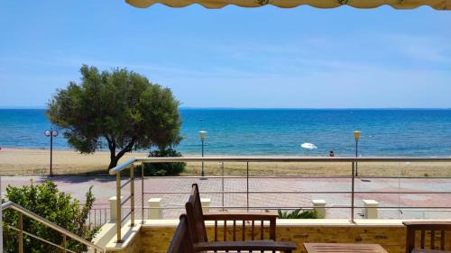 Gerakini Casa | Porto Maria Beachfront Cottage