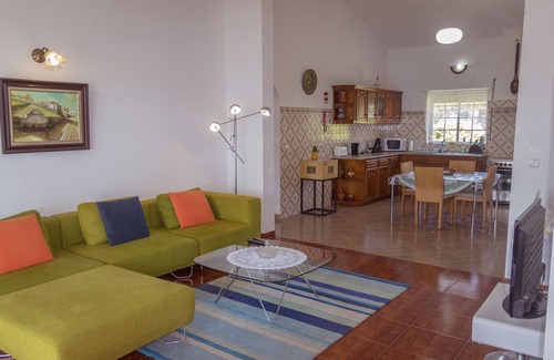 Praia da Vitoria Apartamento | Porto Martins Bay Apartments - Apt B (AL). vacaciones en la playa en la zona de baño.