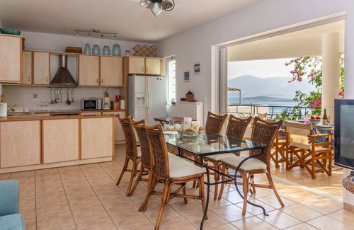 Porto Rafti Casa | Porto sea view house - 15min from Athens airport - AC - WIFI - PARKING