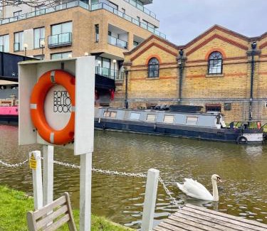 North Kensington Apartamento | Portobello Dock Canalside Apartment