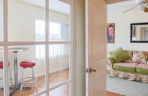 Kelseyville Apartamento | Portrait Gallery, dntn Kville, Walk to Wine tasting / Restaurantes / Antigüedades / Senderos