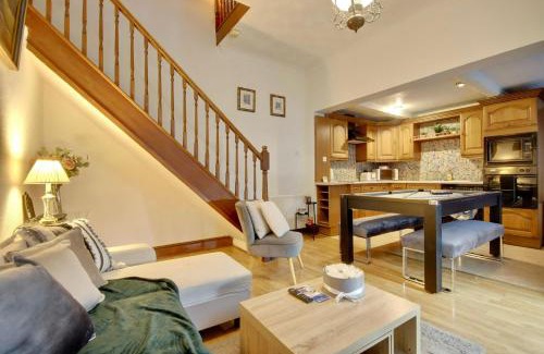 Portsmouth Apartamento | Portsmouth Maisonette with 5 Beds and Pool Table