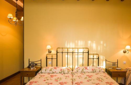 Treceno Casa | Posada Restaurante Prada a Tope