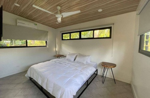 Uvita Villa | Posada Sirena One Bed Beach Villa; Neptune