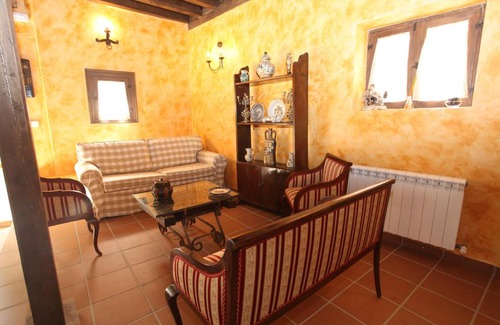La Adrada Casa | Posada Villa Maria