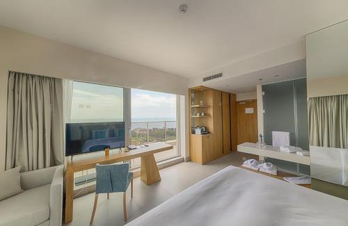 Golden Sands Hotel | Poseidon Beach Resort - 5-Star Luxury Experience, PREMIUM FULL BOARD, EV Station