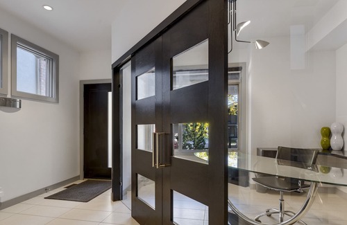 Hillhurst Casa | Posh Downtown House w/ Hot tub, Double Car Garage, Fresh Coffee and More!