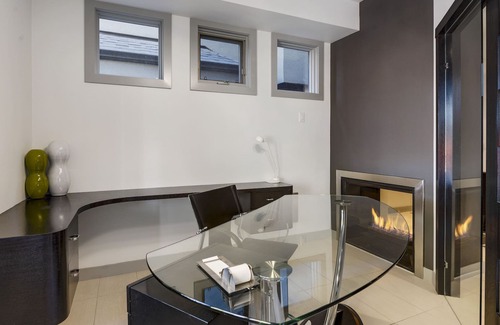 Hillhurst Casa | Posh Downtown House w/ Hot tub, Double Car Garage, Fresh Coffee and More!