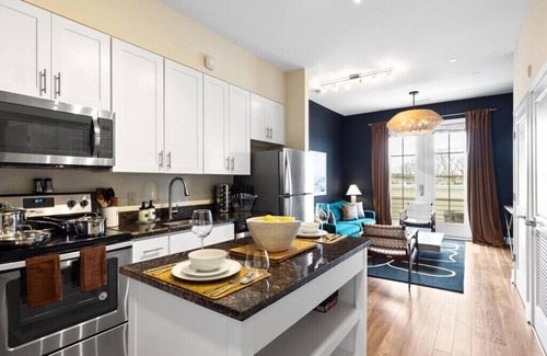 Old Town West Apartamento | ⚜Posh Executive Apt⚜Fast WiFi ⚜Free Parking