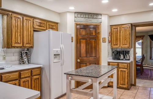 South Fork Casa | Posh mansion with antique decor, WiFi, & gas fireplace - near river and skiing