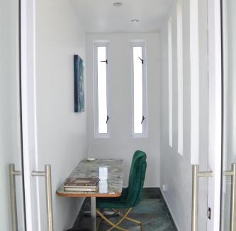 Humewood Apartamento | Posh Spot on the beachfront sleeps 5