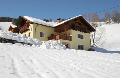 Rennweg am Katschberg Chalet De Esquí | Posh Villa in Rennweg am Katschberg with Wellness and Bar