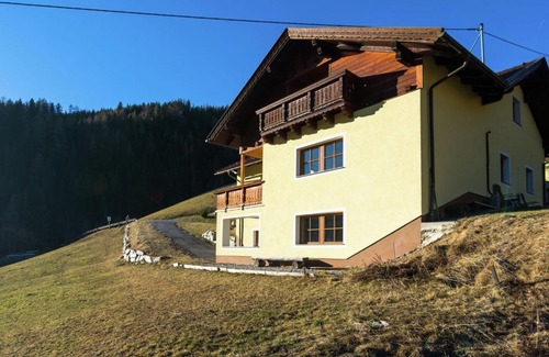 Rennweg am Katschberg Chalet De Esquí | Posh Villa in Rennweg am Katschberg with Wellness and Bar