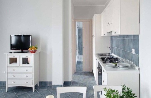Villammare Apartamento | Posidonia Apartment with sea view and panoramic pool