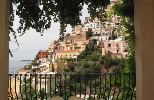 Positano City Centre Casa | Positano: Casa Ligea--in a beautiful old villa, in the heart of Positano