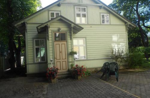Kadriorg Casa | Poska Villa Guesthouse