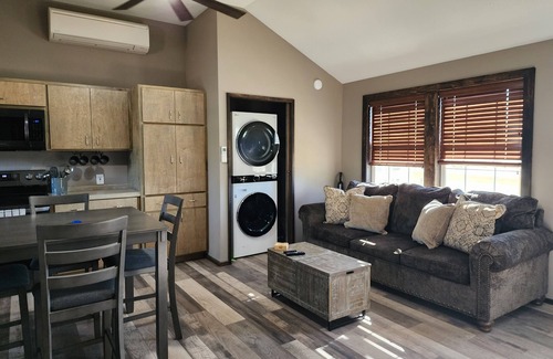 Somerville Cabina | Possum Run Cabin Comfortably Sleeps 6 People