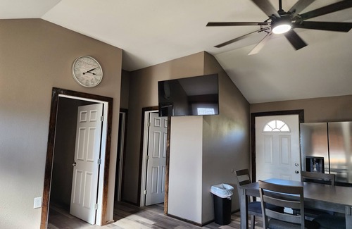 Somerville Cabina | Possum Run Cabin Comfortably Sleeps 6 People