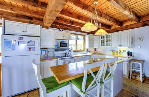 Sandwich Casa | Post and Beam home with beautiful views of Cape Cod Bay, just one house back from the water