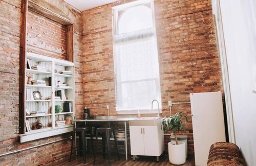 El Paso Apartamento | Post Office Suite Downtown near Walking Trails, Ice Cream Parlor, Antique Malls