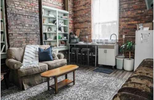 El Paso Apartamento | Post Office Suite Downtown near Walking Trails, Ice Cream Parlor, Antique Malls