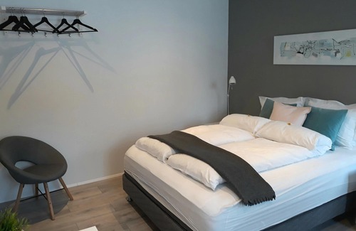 Husavik Casa | Post-Plaza Guesthouse