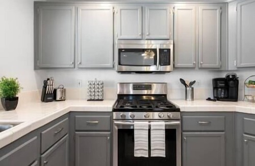North Las Vegas Casa | Postmodern 4BR Vegas Retreat w/ Pool and BBQ Grill