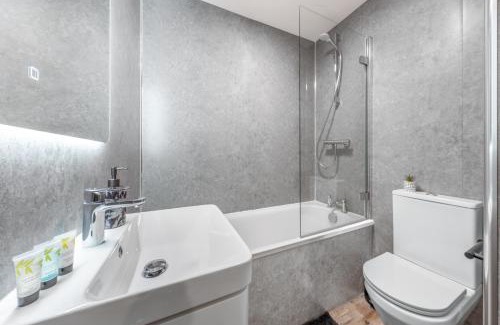 Potters Bar Apartamento | Potters Bar - FREE Parking - Private Bathroom - Netflix - 4 mins walk to station - 20 mins DIRECT TRAINS TO LONDON