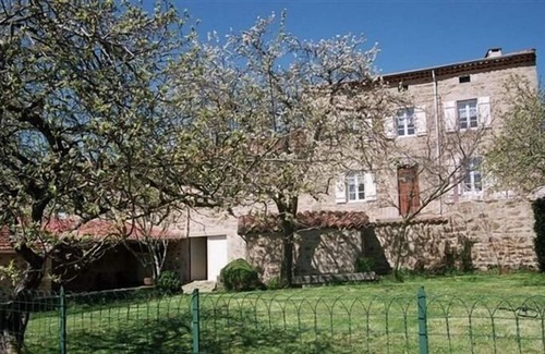 Champagnat-le-Jeune Casa | Pour un Séjour Reposant !
