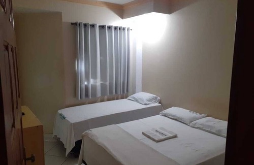 Bom Jesus Da Lapa Casa | Pousada Algaroba, no Centro de Bom Jesus da Lapa, 300 Metros da Praça da Fé