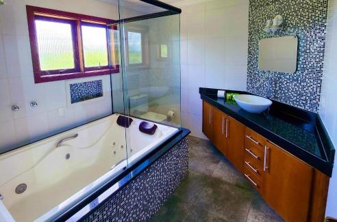 Jardim Manancial Hotel | Pousada Bliss House - Opções de suites com hidromassagem