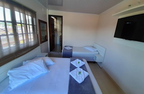 Praia da Armacao do Itapocoroi Hotel | Pousada Casa do Luiggi