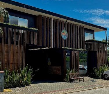 Praia da Armacao do Itapocoroi Hotel | Pousada Costa Container