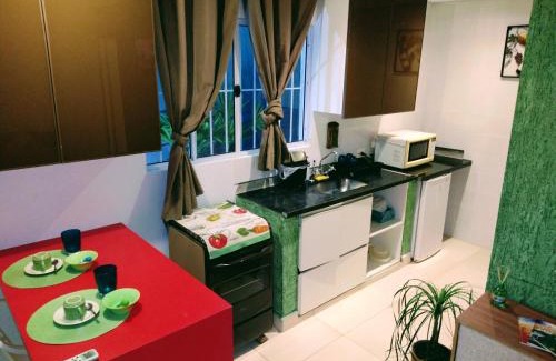Pereque Apartamento | Pousada Ideal Guarujá - Estúdios Mobiliados, Ar-Condicionado e Cozinha