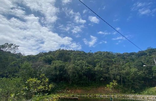 Alto Gasparinho Casa | Pousada Recanto das Bromélias