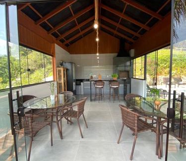Alto Gasparinho Casa | Pousada Recanto das Bromélias